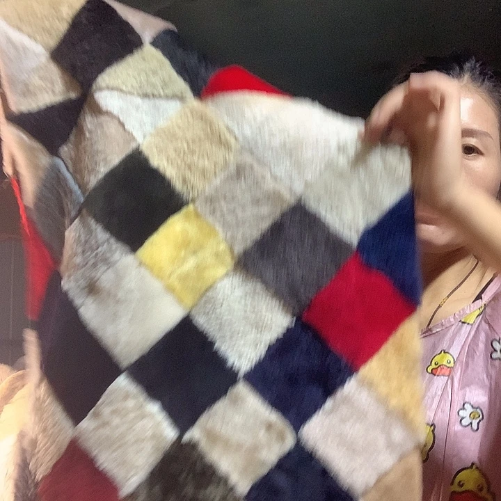 *****羊毛羊皮毛一体A040七彩小方格毯子一条