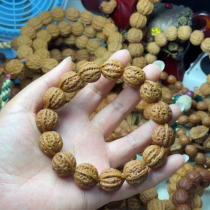 天***雨核桃瑕疵小八楞小秋子