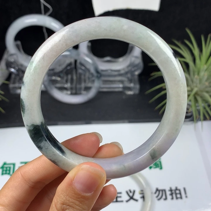 翡翠未镶嵌手镯60号。59.3圈
