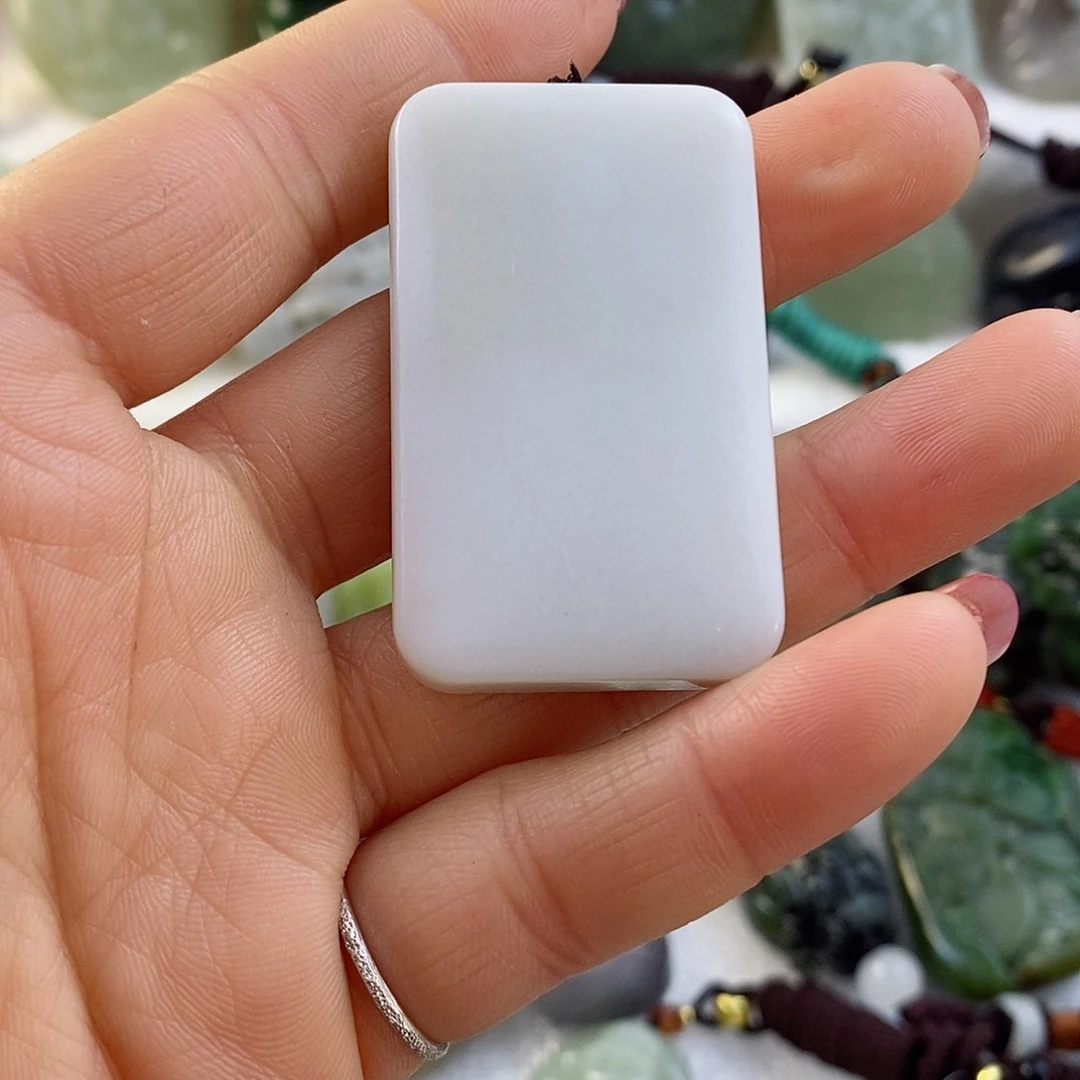 和田玉（糖玉）颈饰未镶嵌