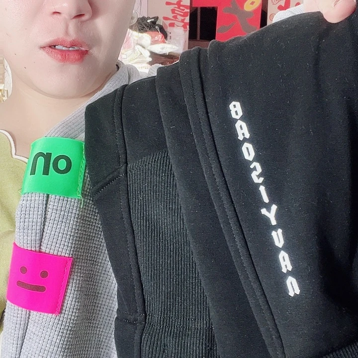 两条黑色➕灰色华夫格