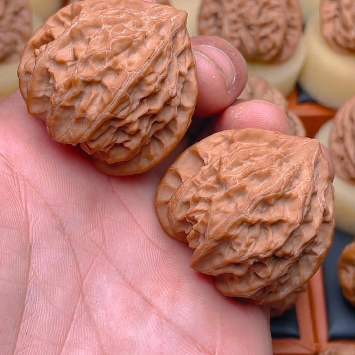 泉***品把件文玩核桃40+血灯笼