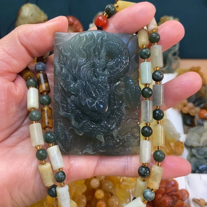 蛇纹石玉合金颈饰