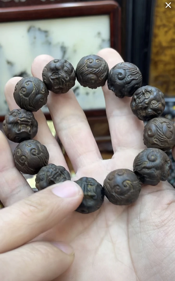 红貔貅造型手串带方盒