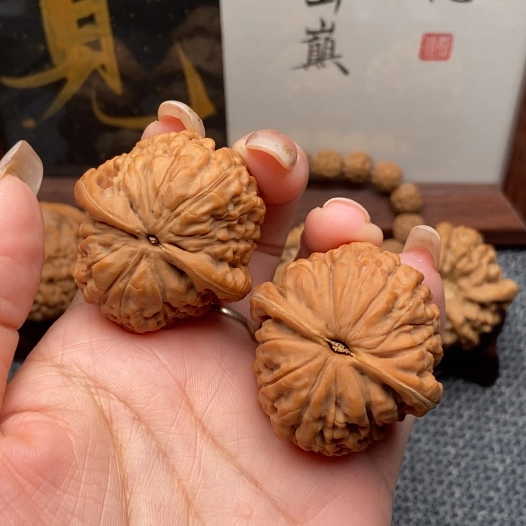 宝***哥吊坠文玩核桃莲花