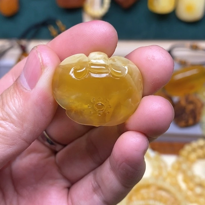 琥珀珠宝奇石未镶嵌
