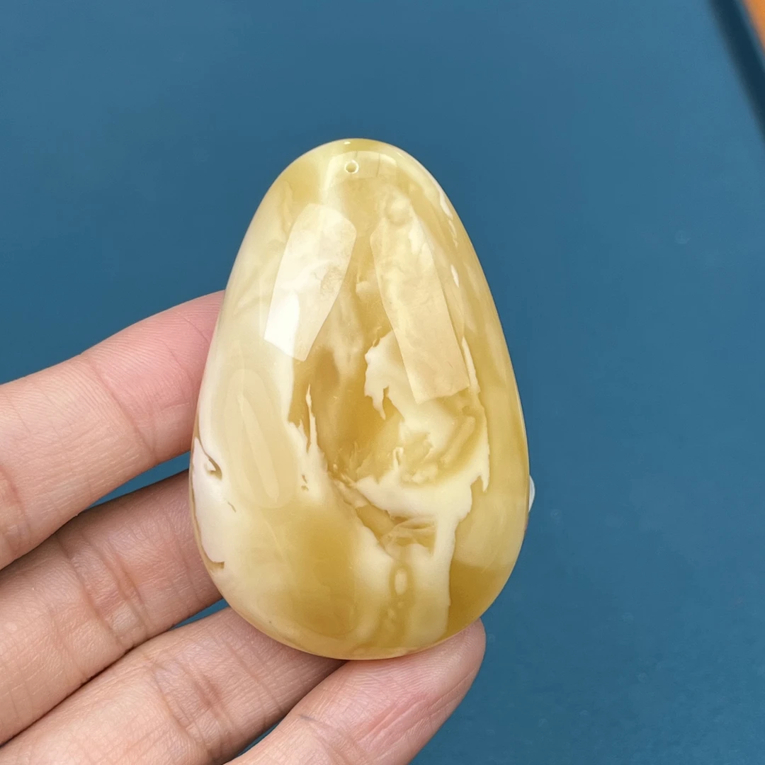 Y2183天然原矿蜜蜡 鸡油黄白花水滴牌 35*55*15mm抖音基地质检发