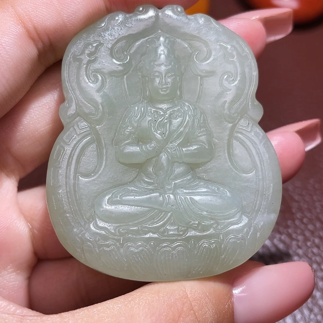 生***n和田玉未镶嵌颈饰