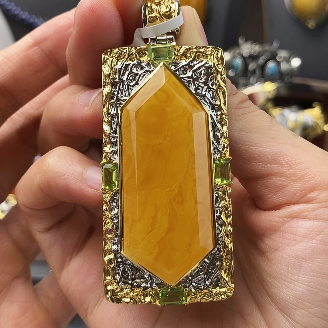 琥珀颈饰银S925镶嵌吊坠