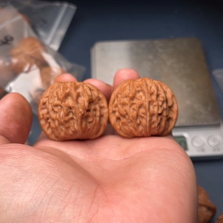 维***号把件文玩核桃37磨盘邮费顺丰到付