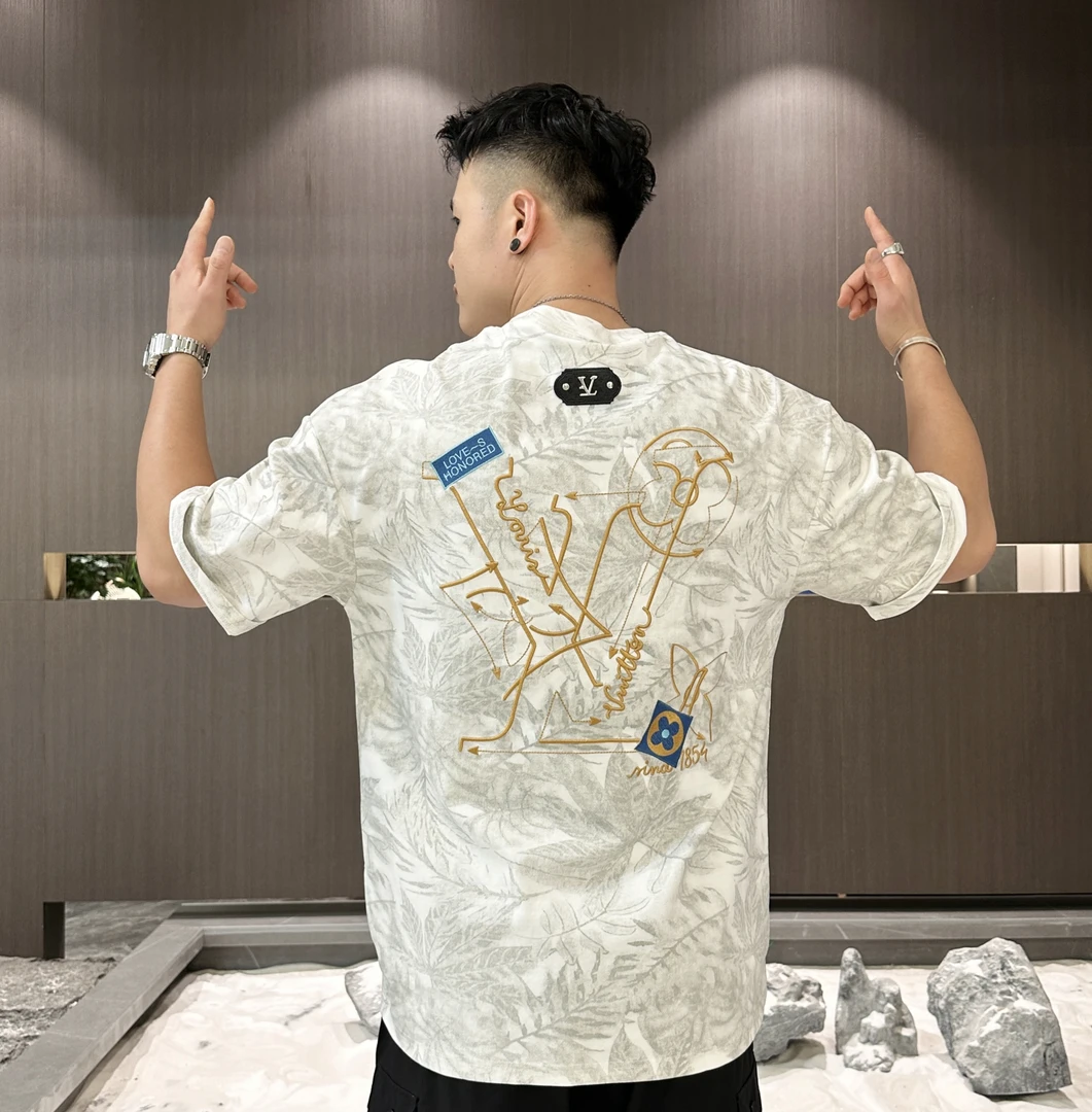 衣工男【老钱字母L刺绣]夏季潮流晕染刺绣设计师款洋气短袖男T7119