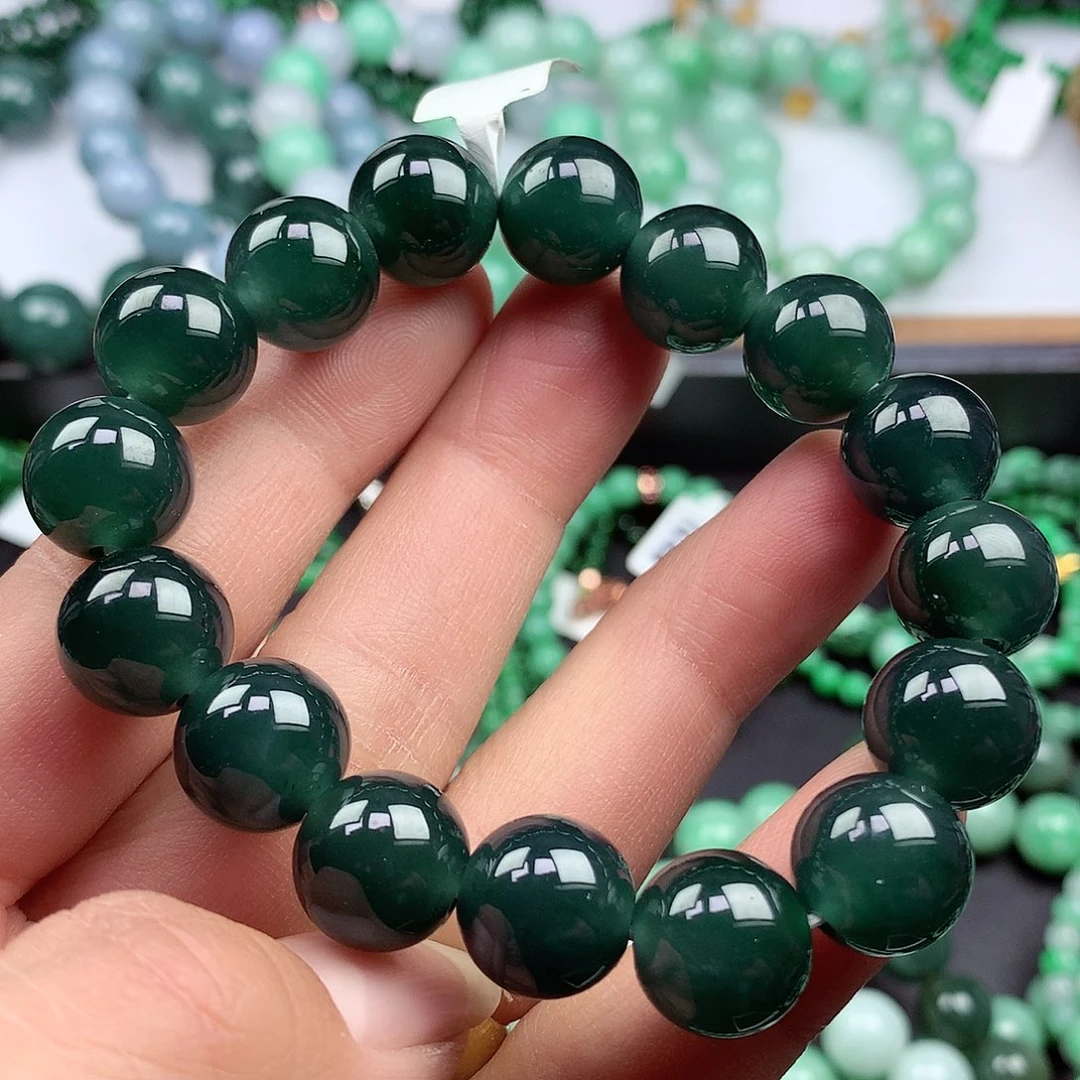 翡翠颈饰未镶嵌手串