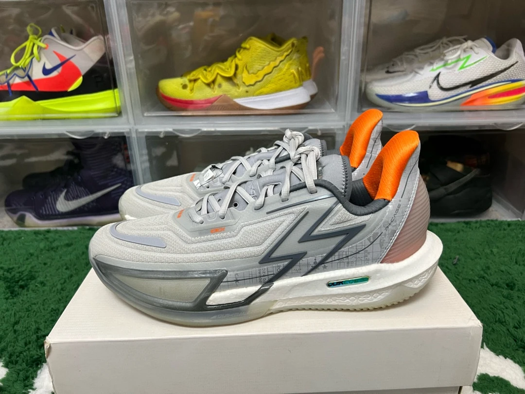 95新 maje 45码/大三pro4.0白灰篮球鞋/二手正品