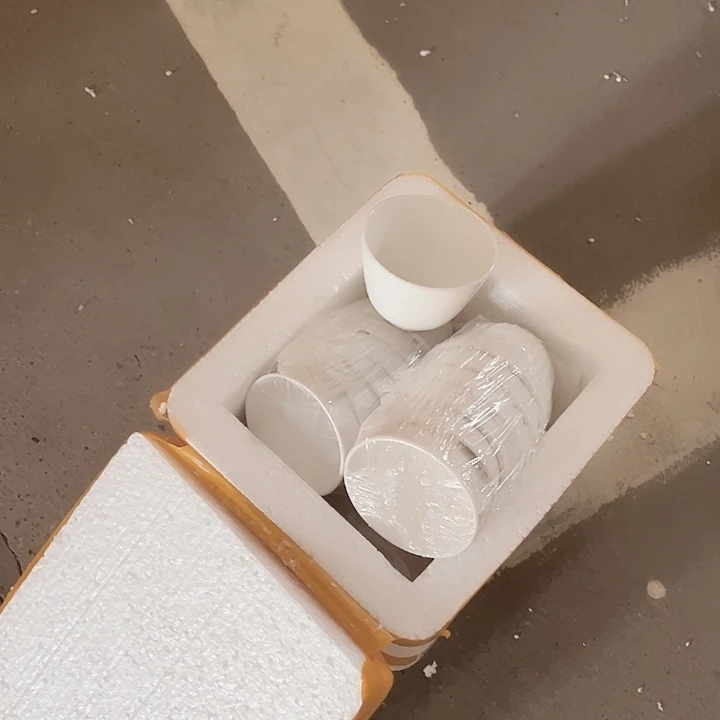 酒杯12个破损包赔不补发介意勿拍