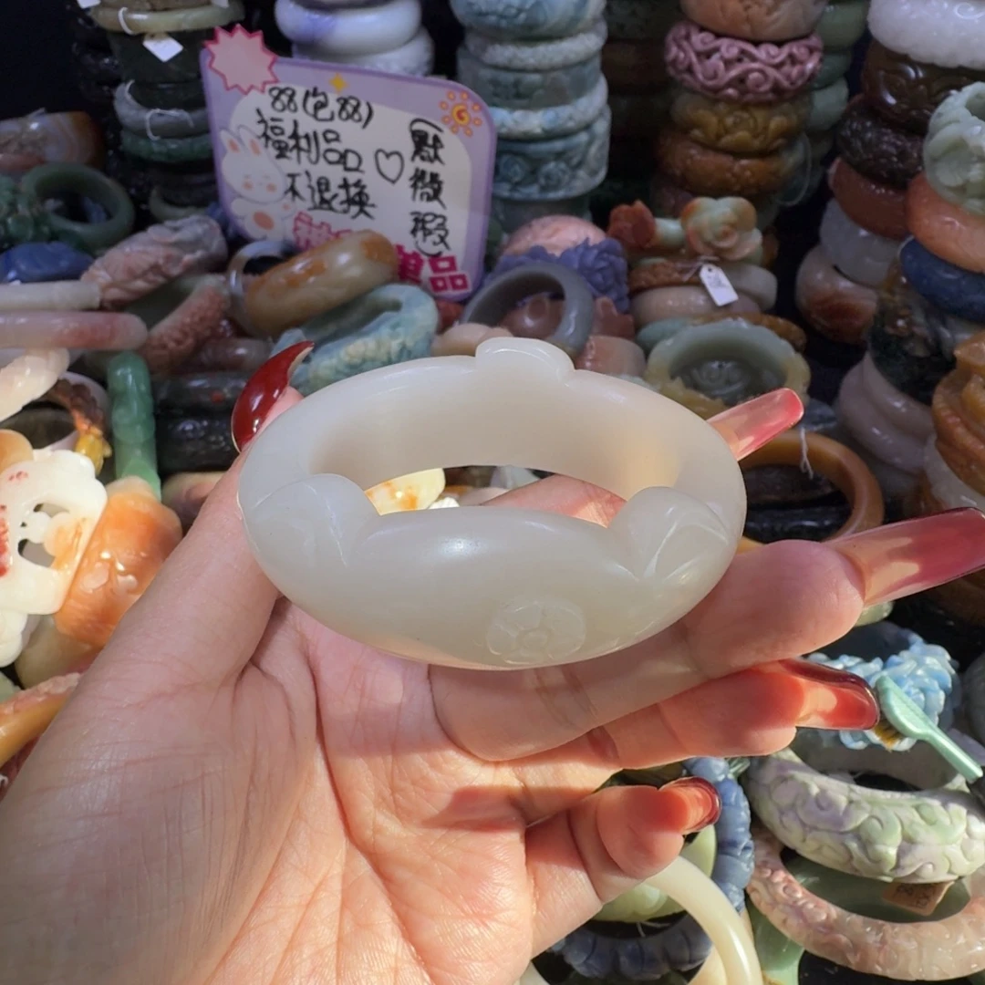 石英质玉（佘太翠）未镶嵌手镯19。55