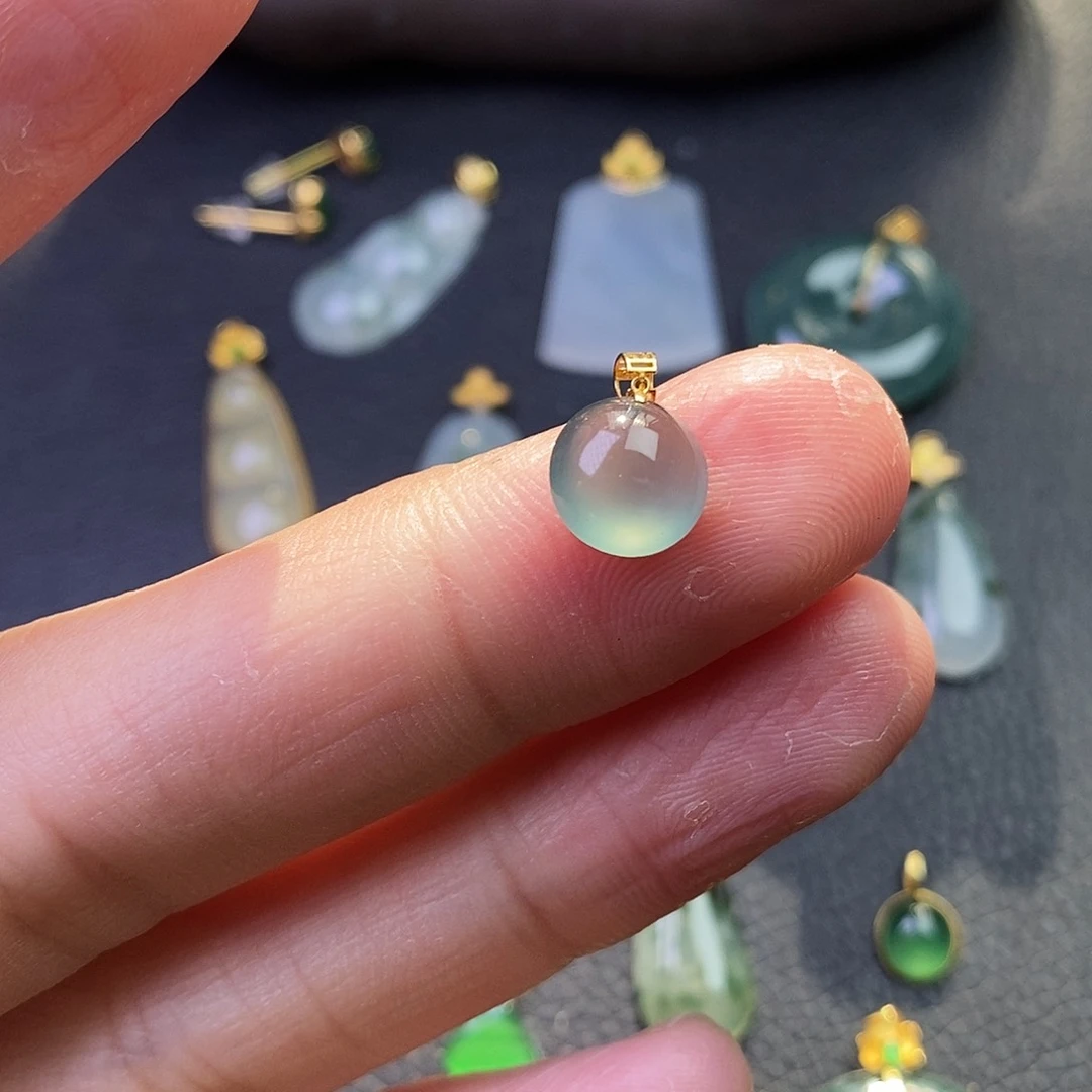 吊坠(不含链)18K金镶嵌翡翠