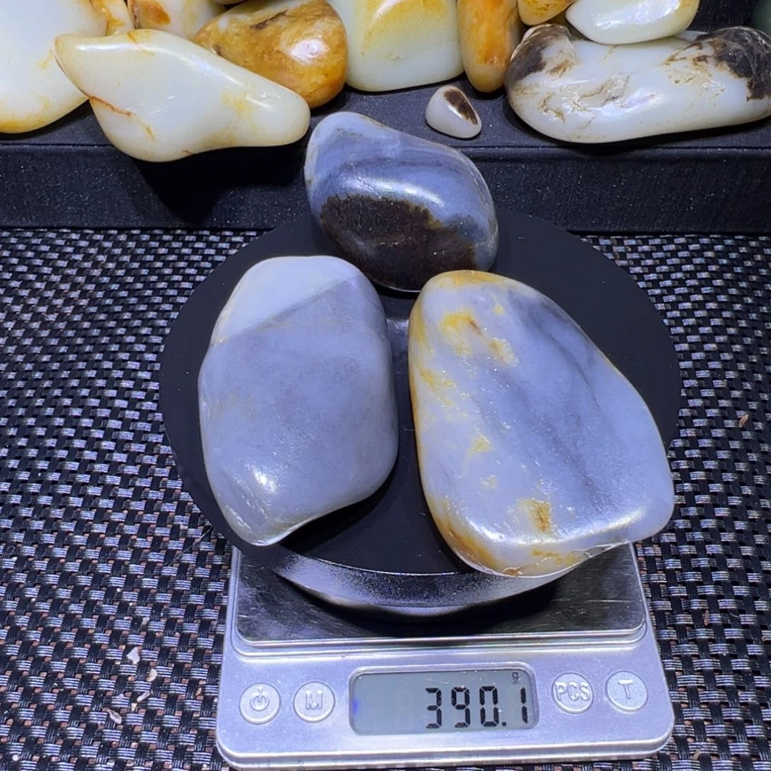 和田玉（子料）未镶嵌吊坠(不含链)390克