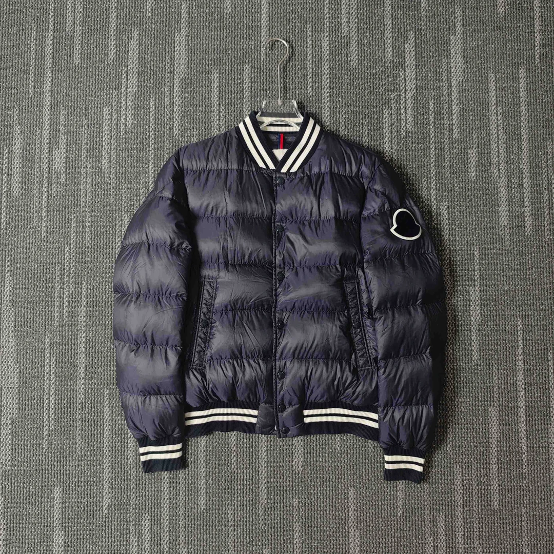 99新 MONCLER 条纹罗纹针织运动羽绒服/3码/8591