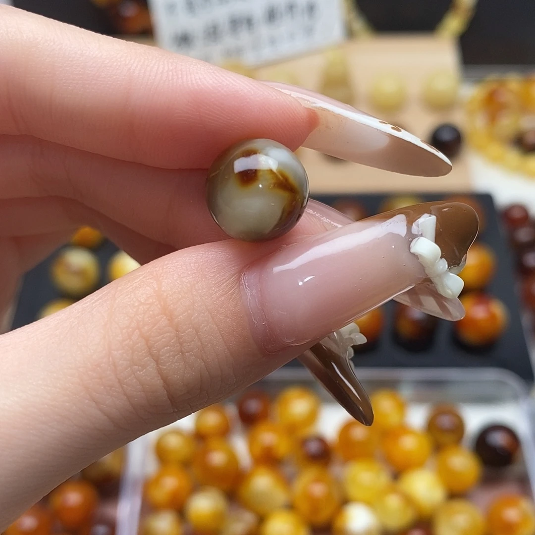 迪***威虫珀未镶嵌裸石蜜蜡
