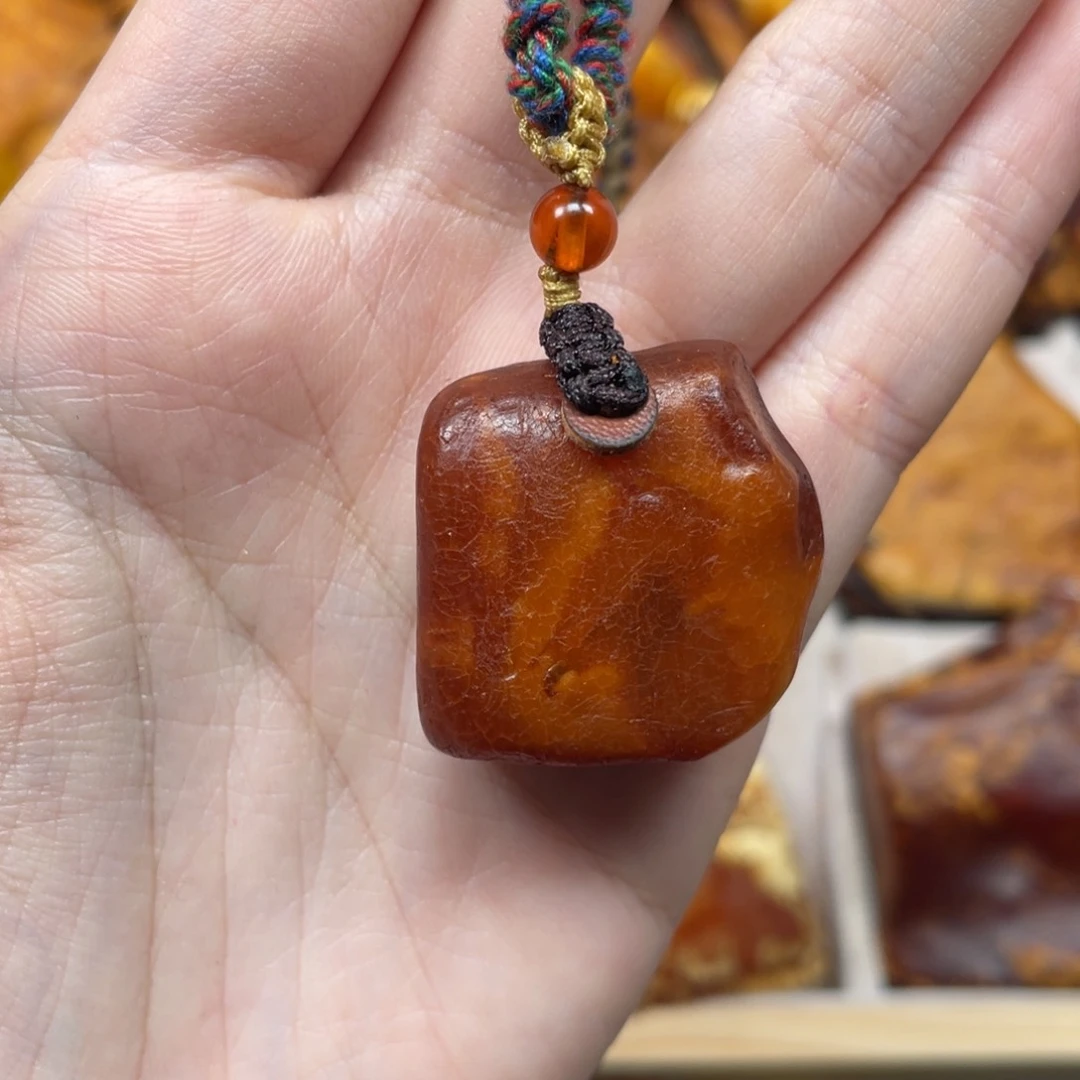 琥珀珠宝奇石未镶嵌