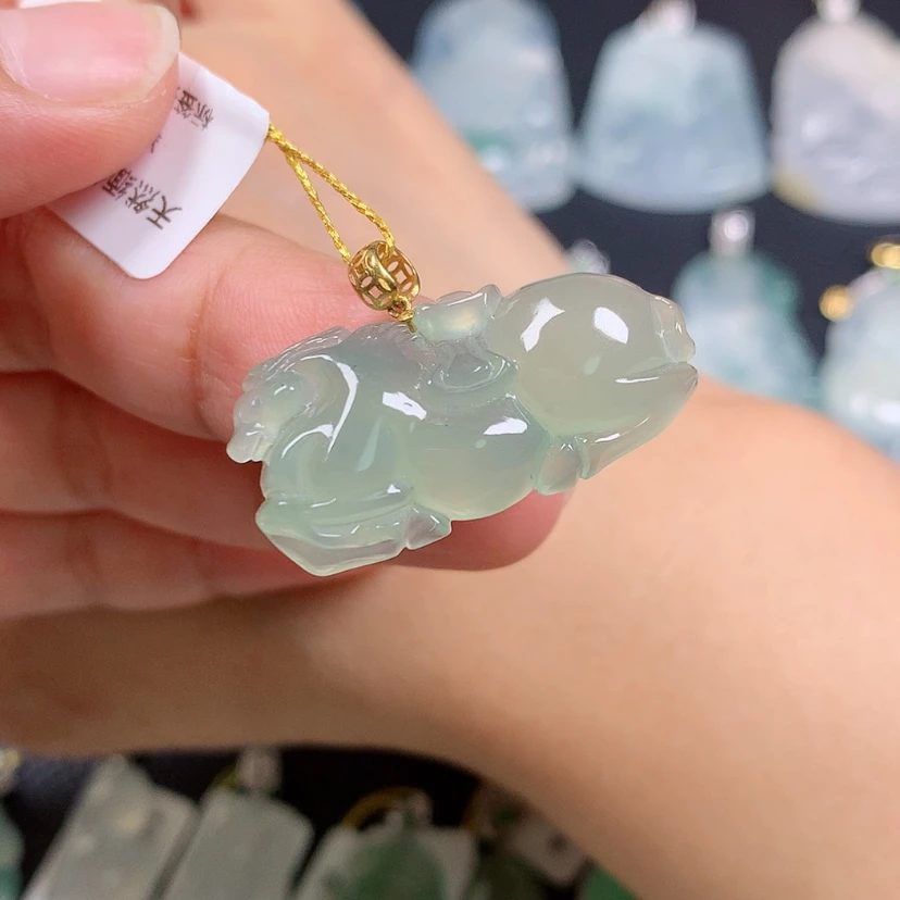 【闪购商品】翡翠18K金镶嵌颈饰唐马