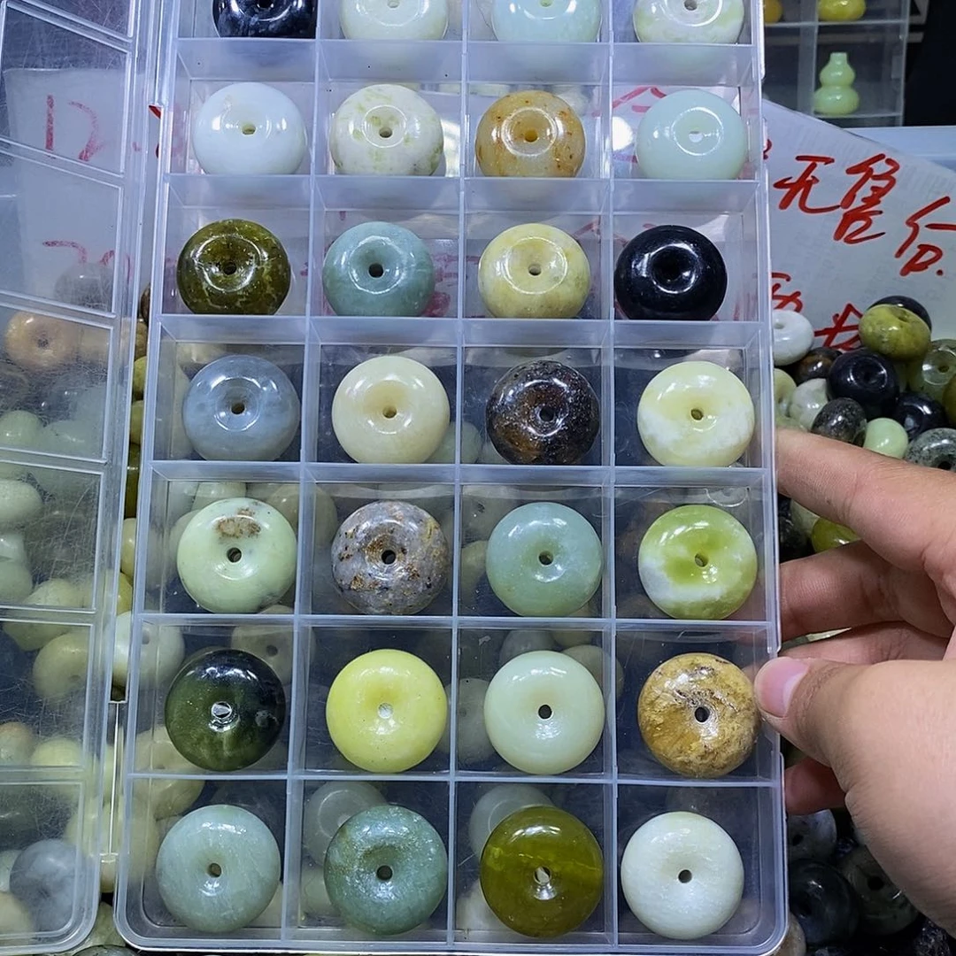合金蛇纹石玉颈饰62