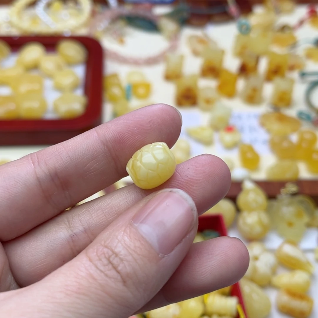 【闪购商品】蜜蜡裸石未镶嵌配饰