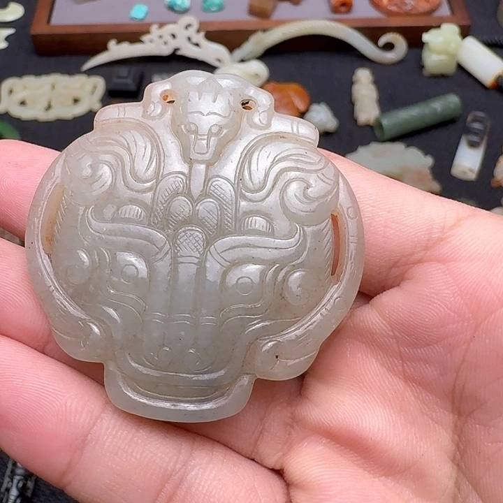 尘***忆和田玉（糖玉）未镶嵌挂件