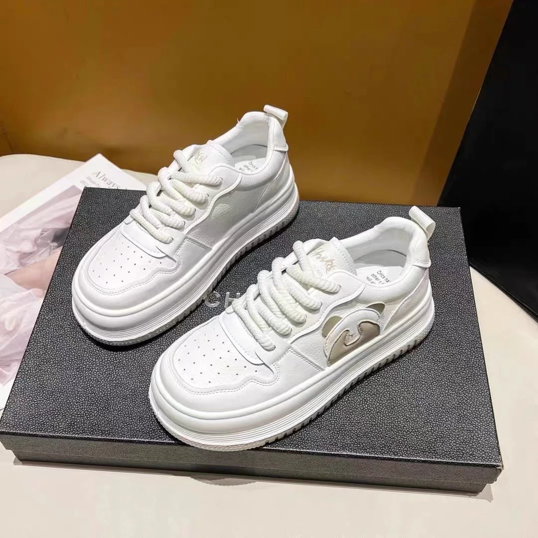 W7092厚底小白鞋女2024春季新款系带百搭休闲熊猫鞋时尚面包鞋潮