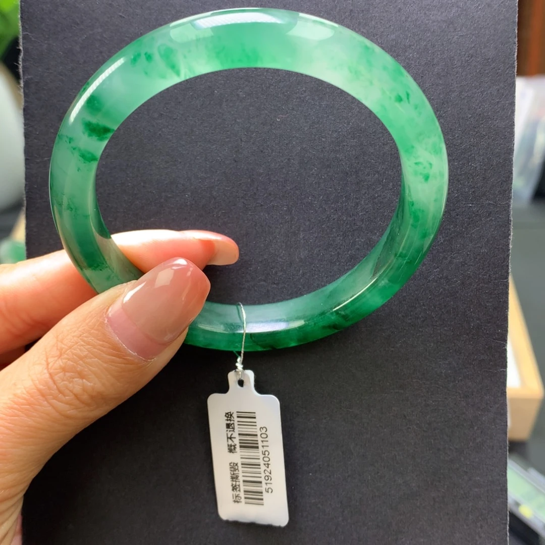 石英质玉（非洲翠）未镶嵌手镯