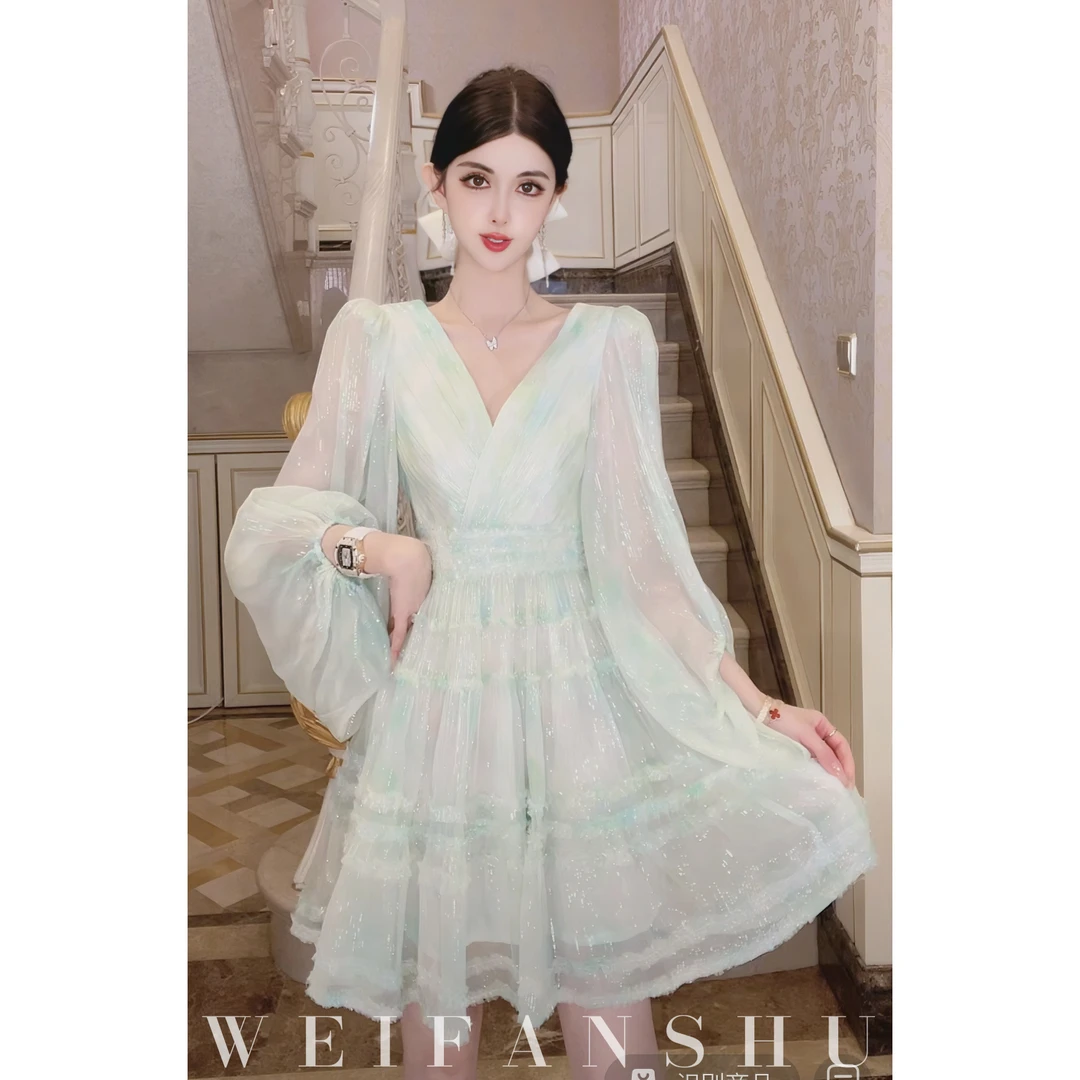 WEIFANSHU/魏凡舒【捕梦沙洲】春夏新款法式V领薄荷绿真丝连衣裙