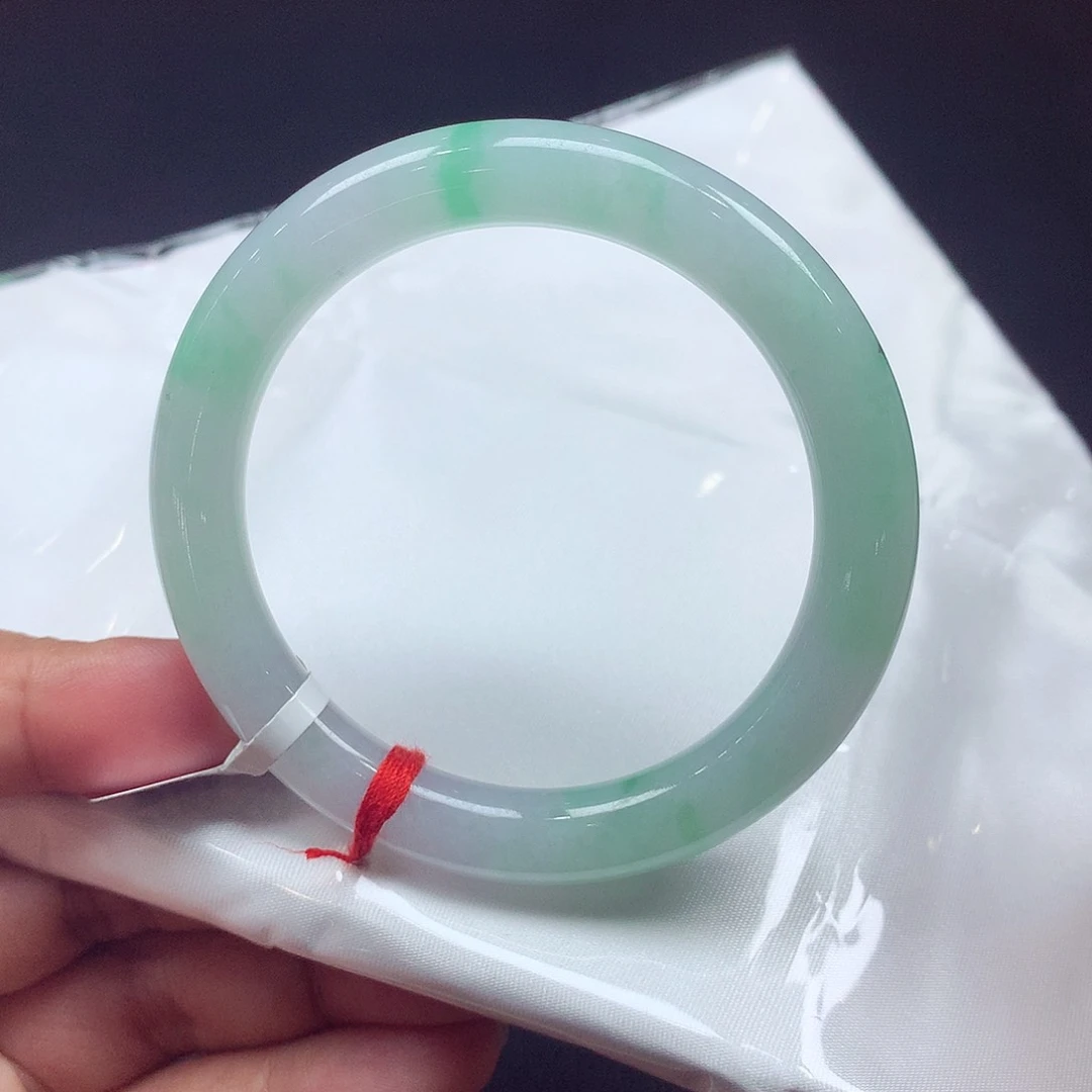 翡翠手镯未镶嵌天然缅甸A货翡翠（冰飘阳绿）