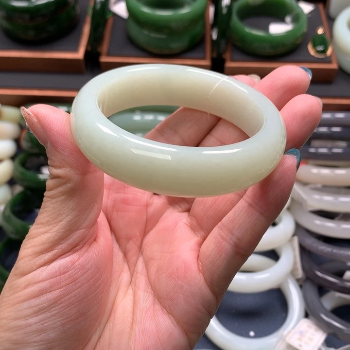 【闪购商品】未镶嵌手镯和田玉6