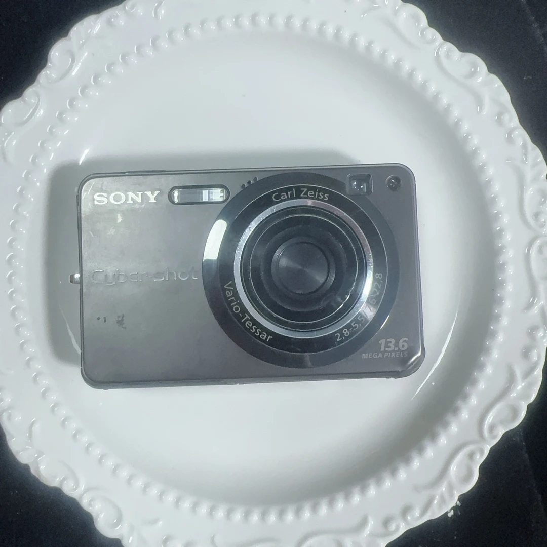 8新 Sony/索尼 W300  1360万像素 3倍光学变焦  冷白皮滤镜强