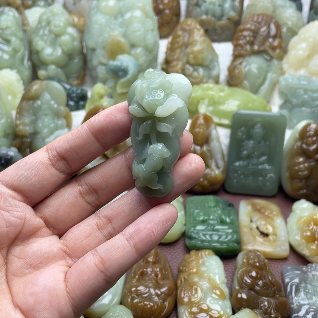 和田玉未镶嵌颈饰