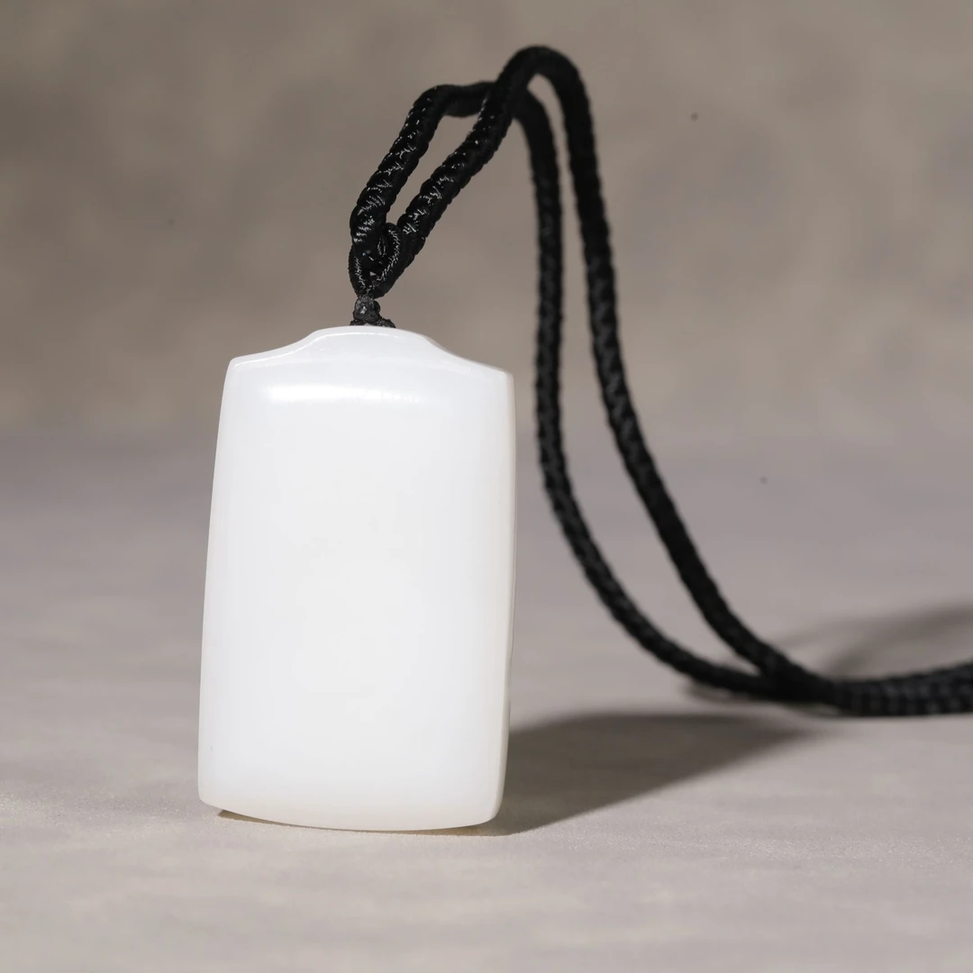 和田玉白玉羊脂白无事牌约50*30*12mm约50g左右（含绳子）S1024-0