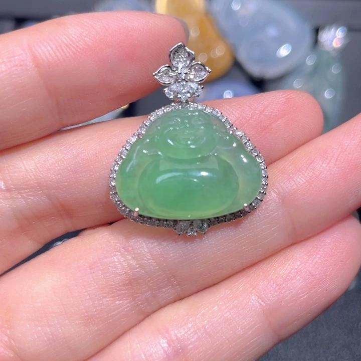 颈饰18K金镶嵌翡翠翡翠