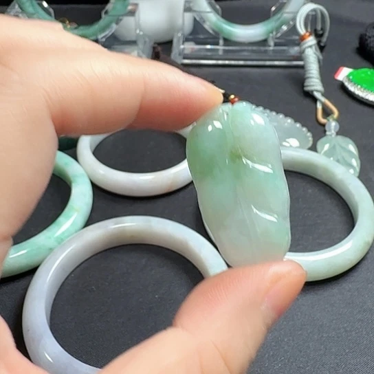 颈饰未镶嵌翡翠翡翠