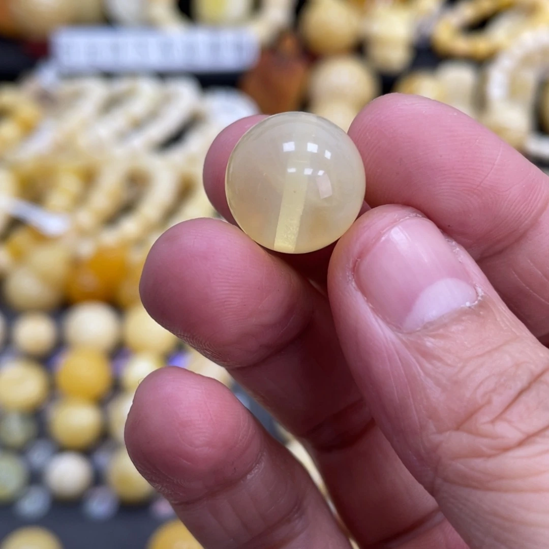 琥珀珠宝奇石未镶嵌15mm微瑕疵特色荧光