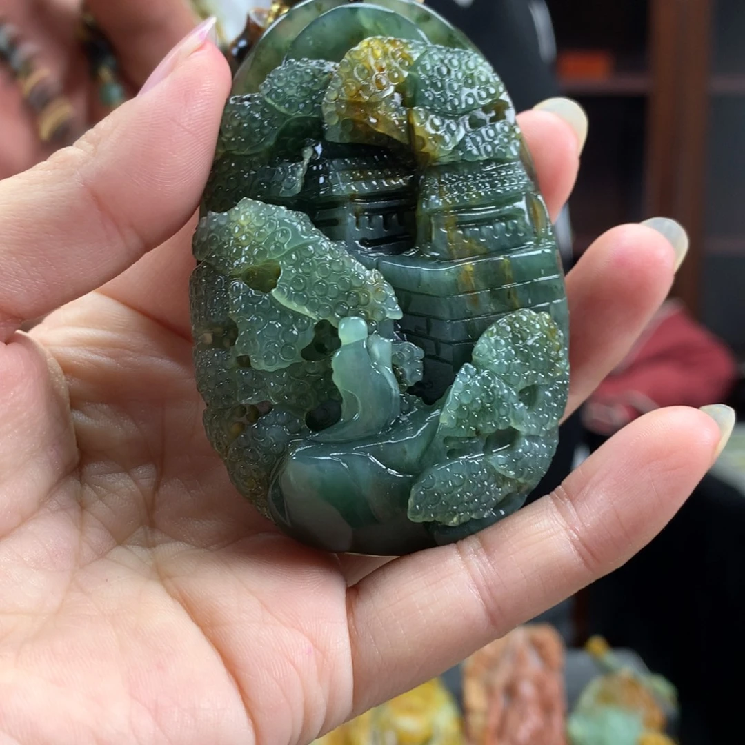 蛇纹石玉未镶嵌颈饰