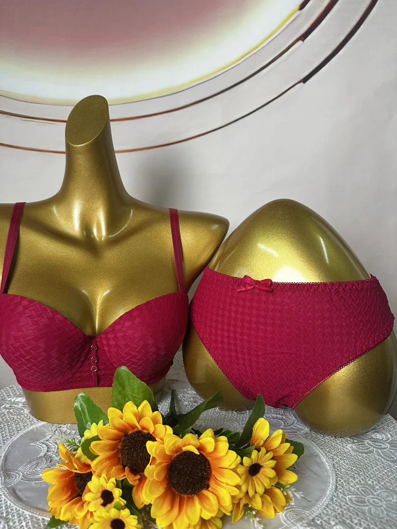 聚拢连体夏季海绵垫镂空薄款高档黄色美背文胸