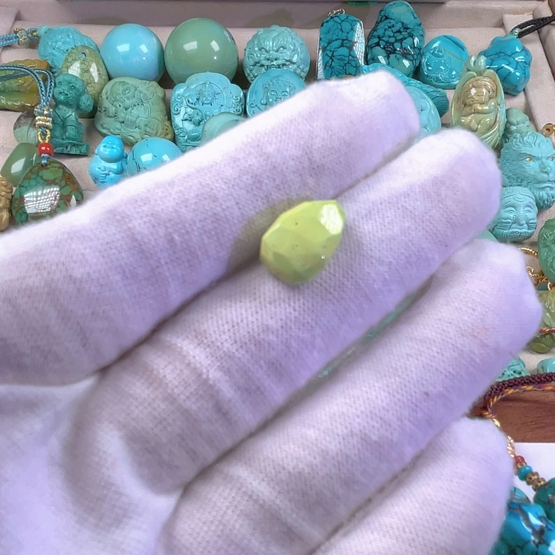 绿松石未镶嵌珠宝奇石