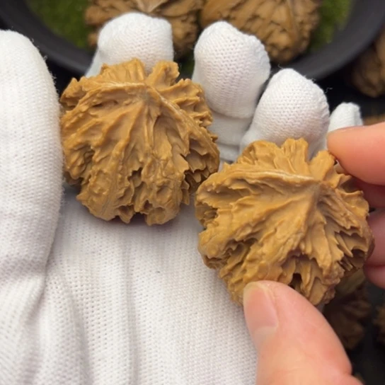 文玩核桃把件秦岭核桃3