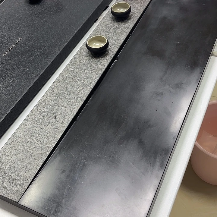 W***f平分秋色尺寸是37-20-3