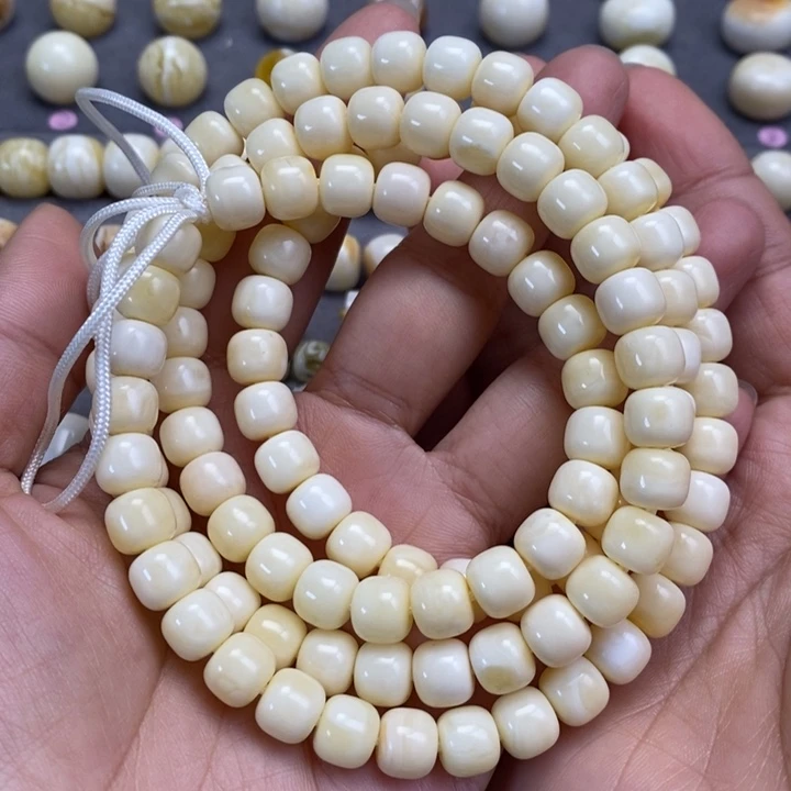 蜜蜡裸石未镶嵌老型