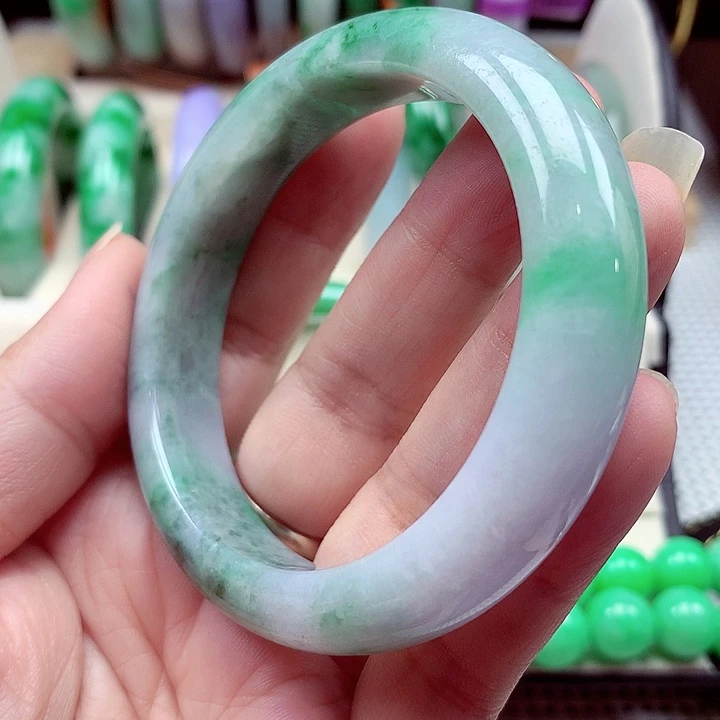 翡翠未镶嵌手镯翡翠