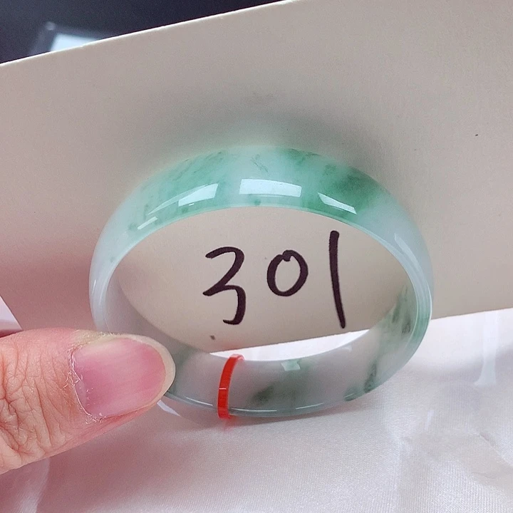 翡翠未镶嵌手镯翡翠