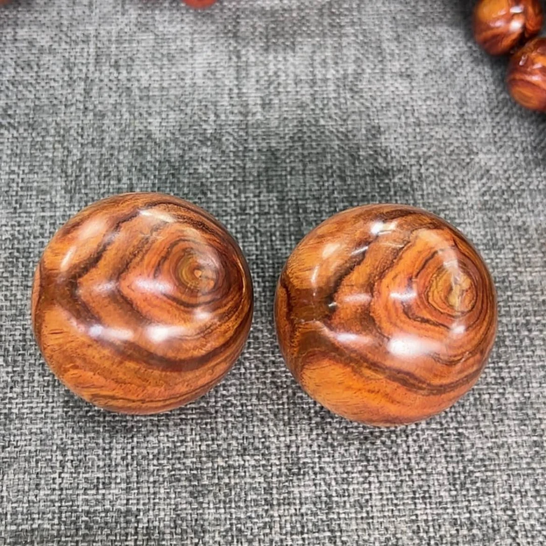 【闪购商品】把件黄花梨/降香黄檀向*花手球