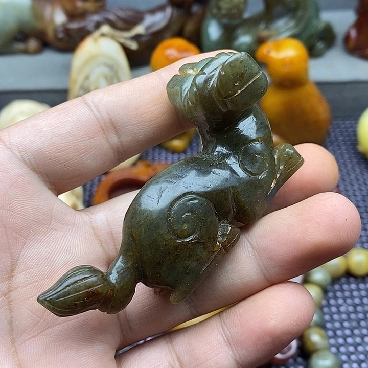 未镶嵌蛇纹石玉颈饰