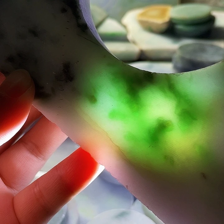 翡翠挂件未镶嵌毛料55